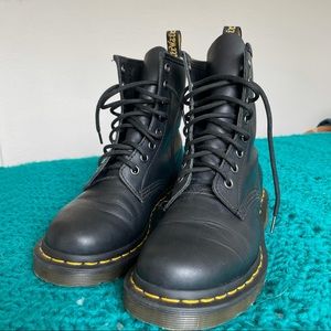 Dr. Martens 1460 Smooth Leather Lace Up